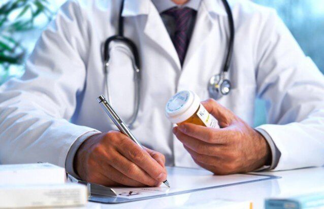 Urolog predpisuje zdravljenje prostatitisa z zdravili